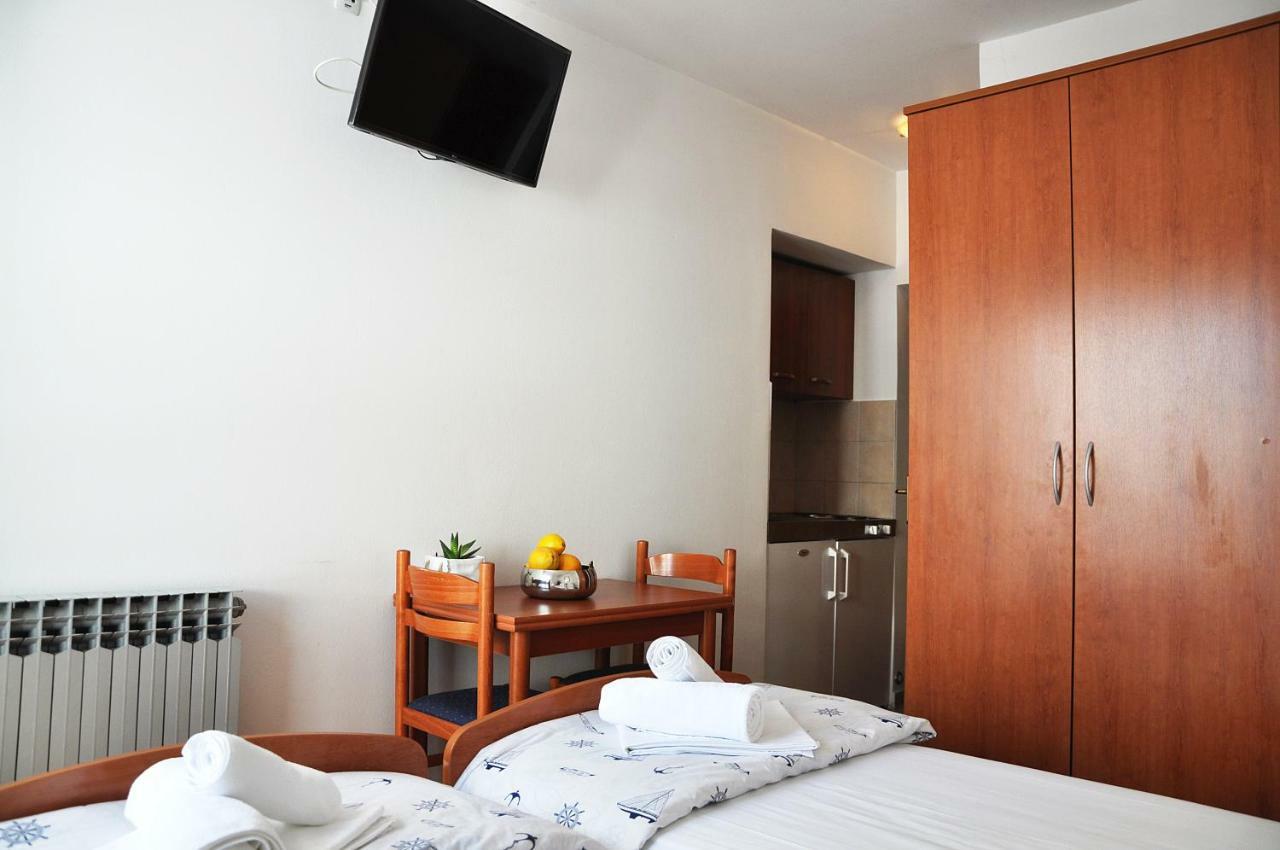 Sunrise Apartments And Studio Apartments ล็อควา โรโกซนิตซา ภายนอก รูปภาพ